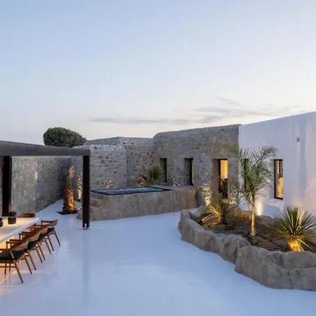 Villa Exquisite Mykonos Villa Villa Apocryphos 6 Bedrooms Unique Aegean Sea Views Private Infinity Pool Indoor Cave Heated Pool Outdoor Jacuzzi, Glastros (Mykonos)